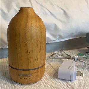 Essential oil diffuser